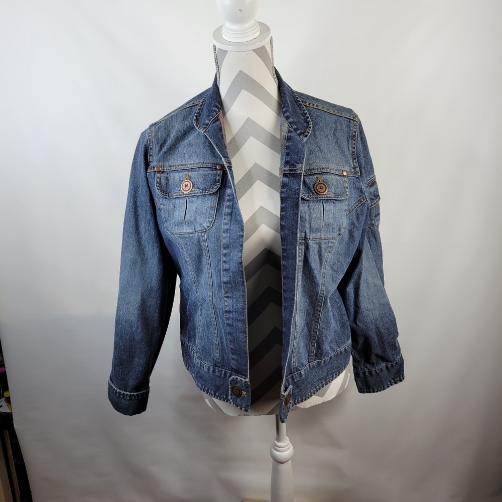 Chicos Distressed Denim Open Front Jacket Decorative Buttons Chest Pockets S 1/M